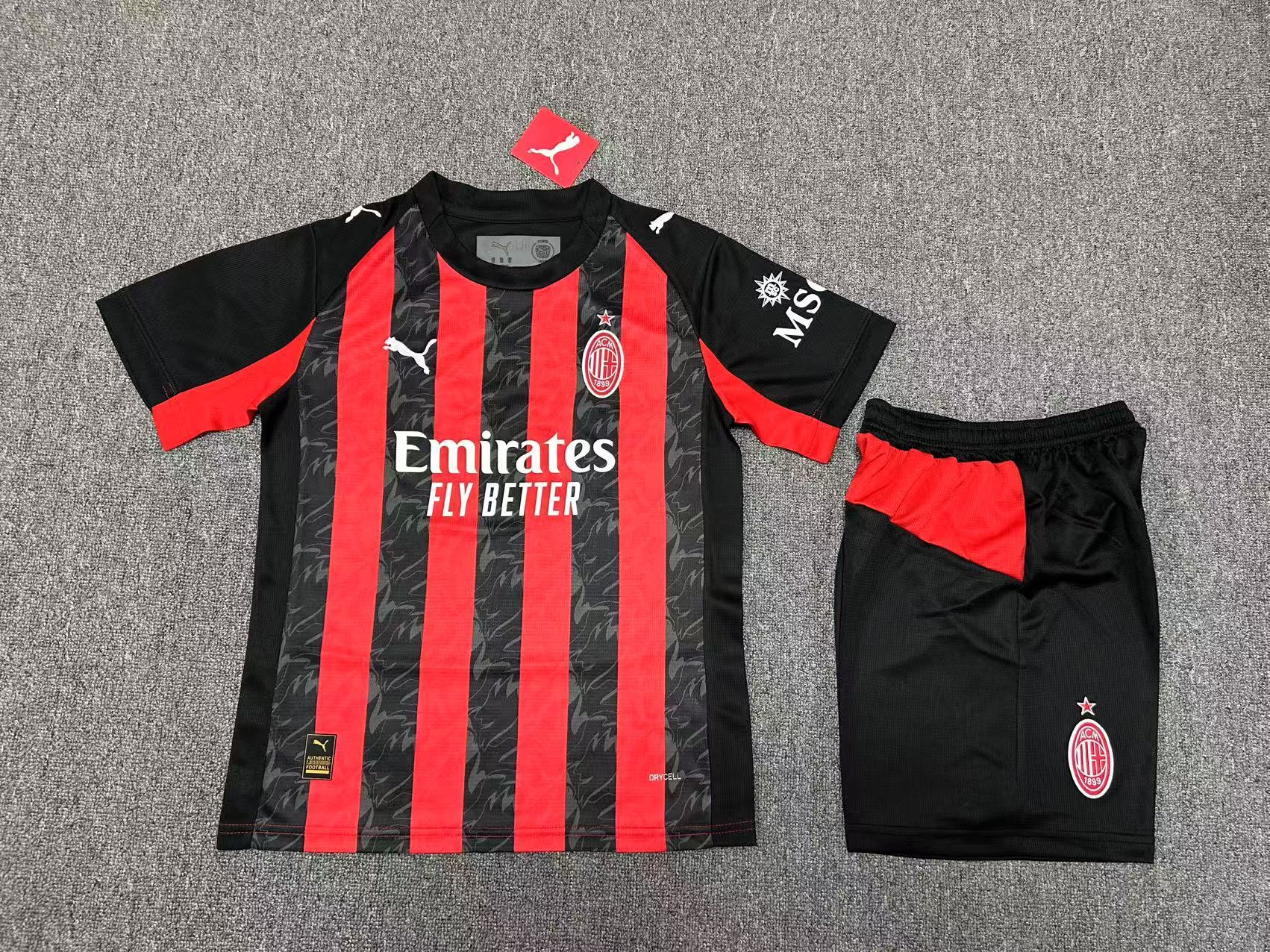 AC Milán - Local - Uniforme