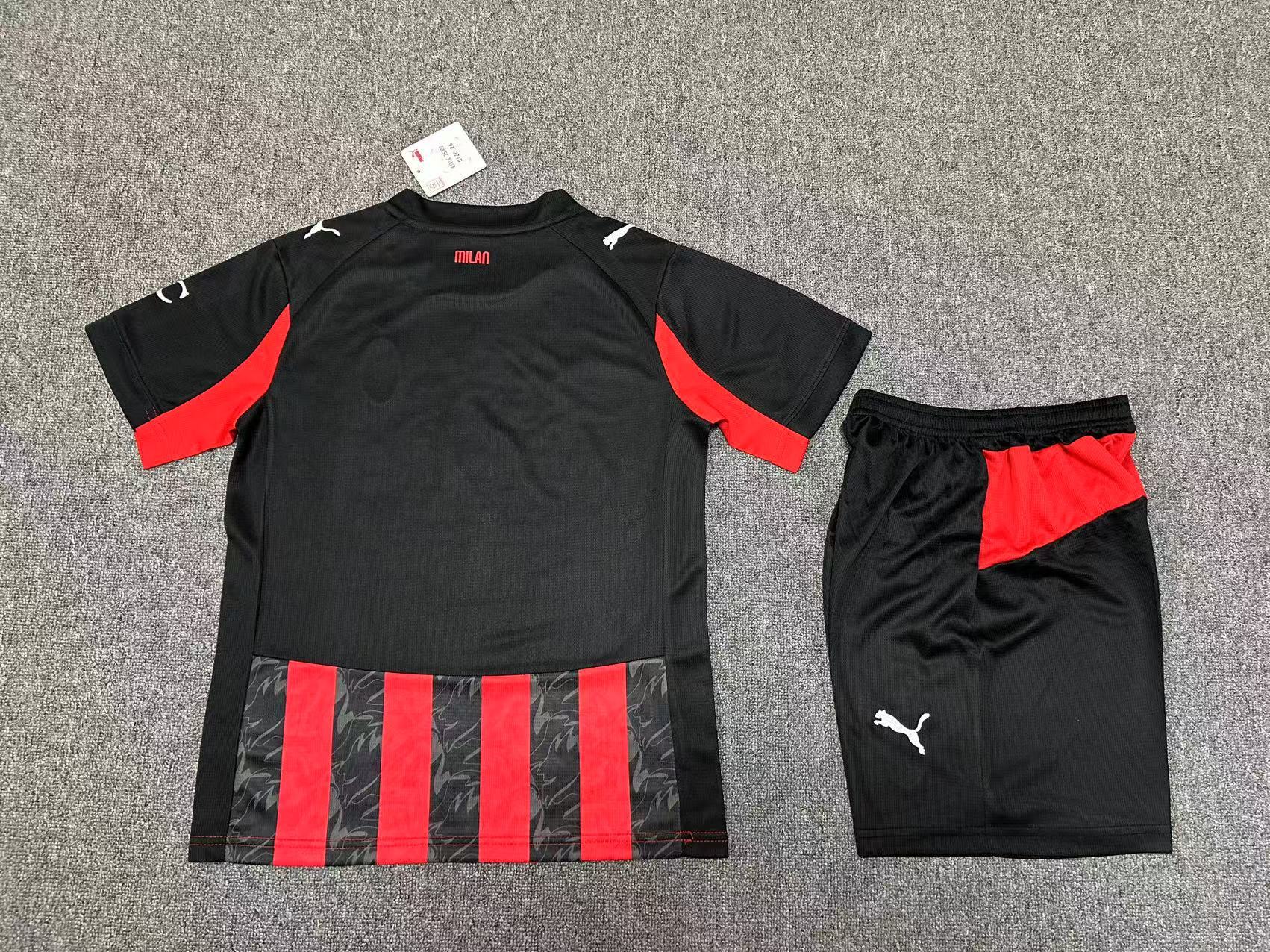 AC Milán - Local - Uniforme