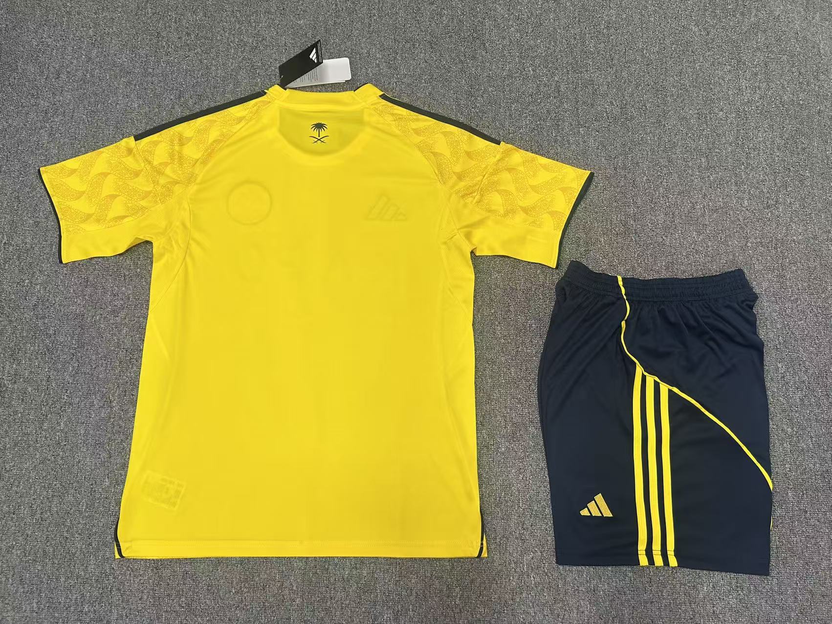 Al-Nassr - Local - Uniforme