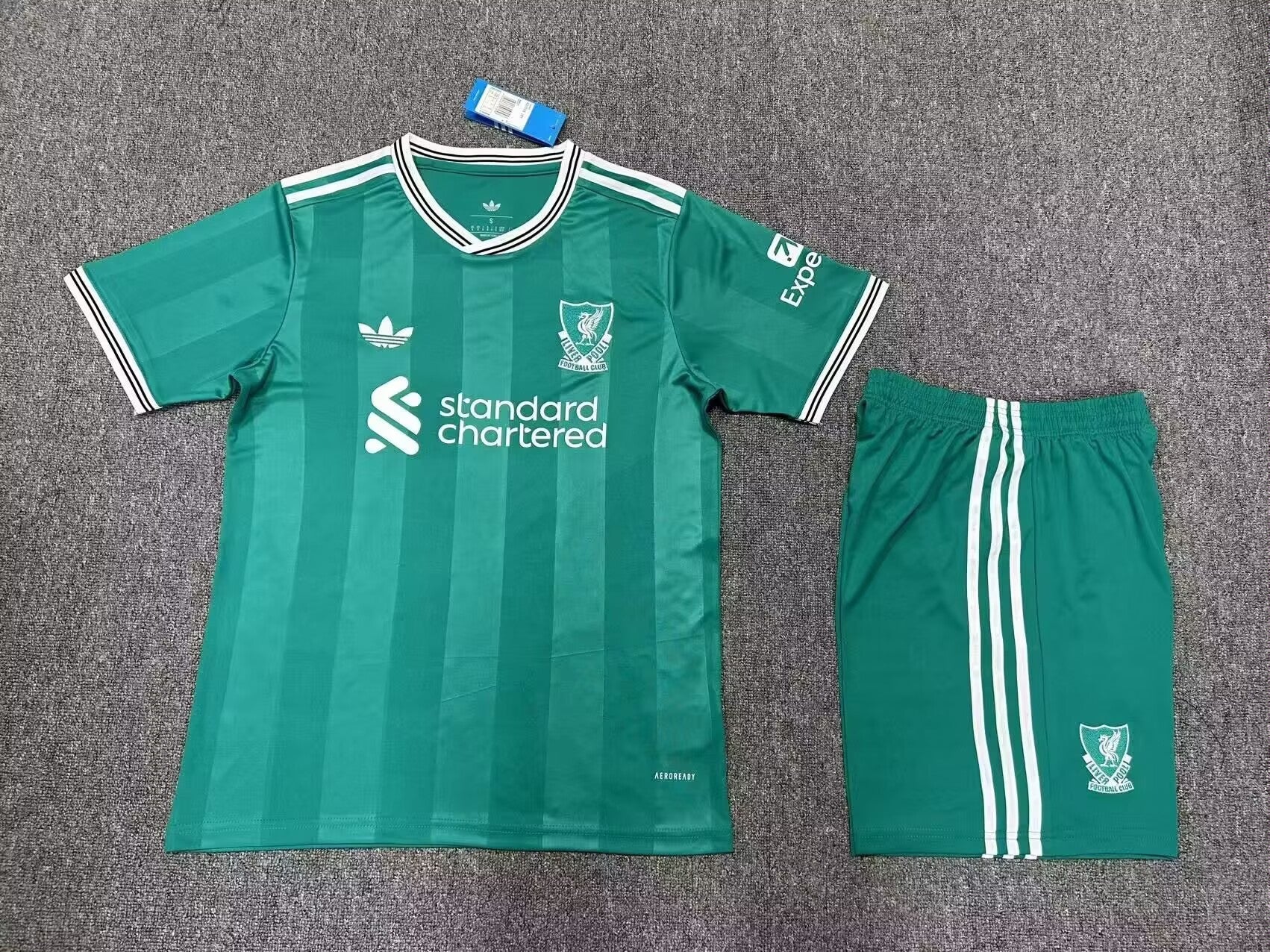 Liverpool Tercero Short Verde - Uniforme