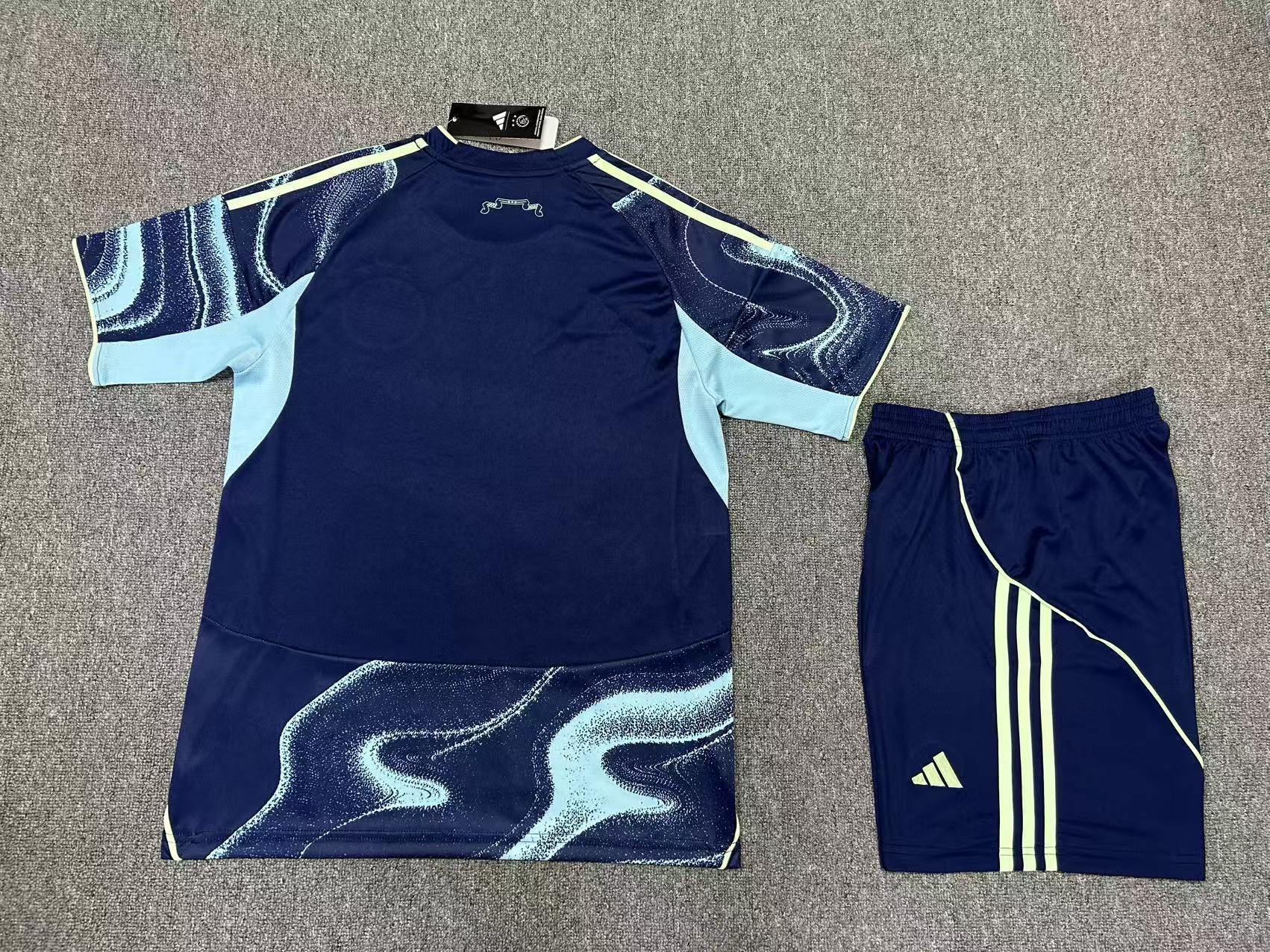 Ajax - Visita - Uniforme