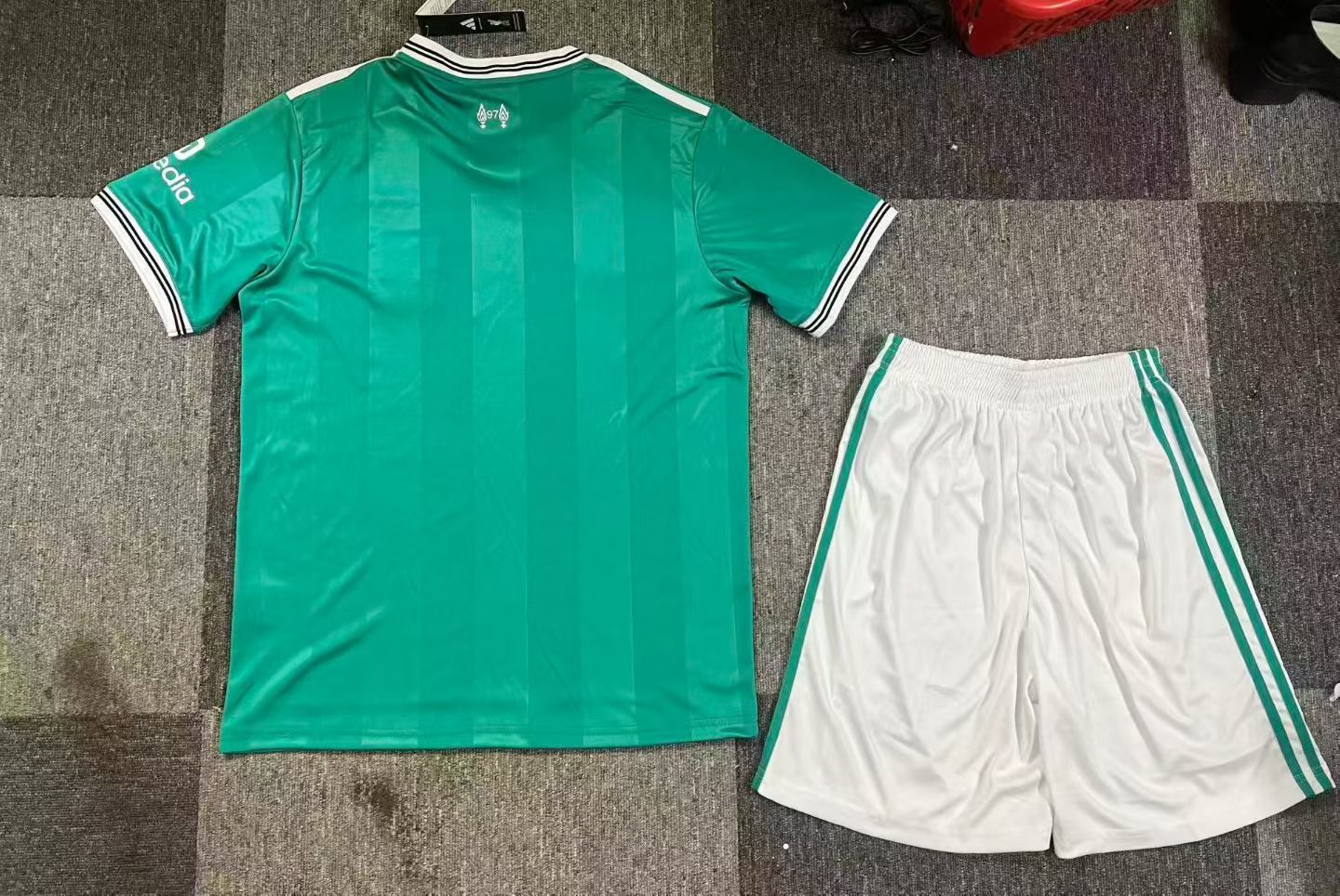 Liverpool Tercero Short Blanco - Uniforme