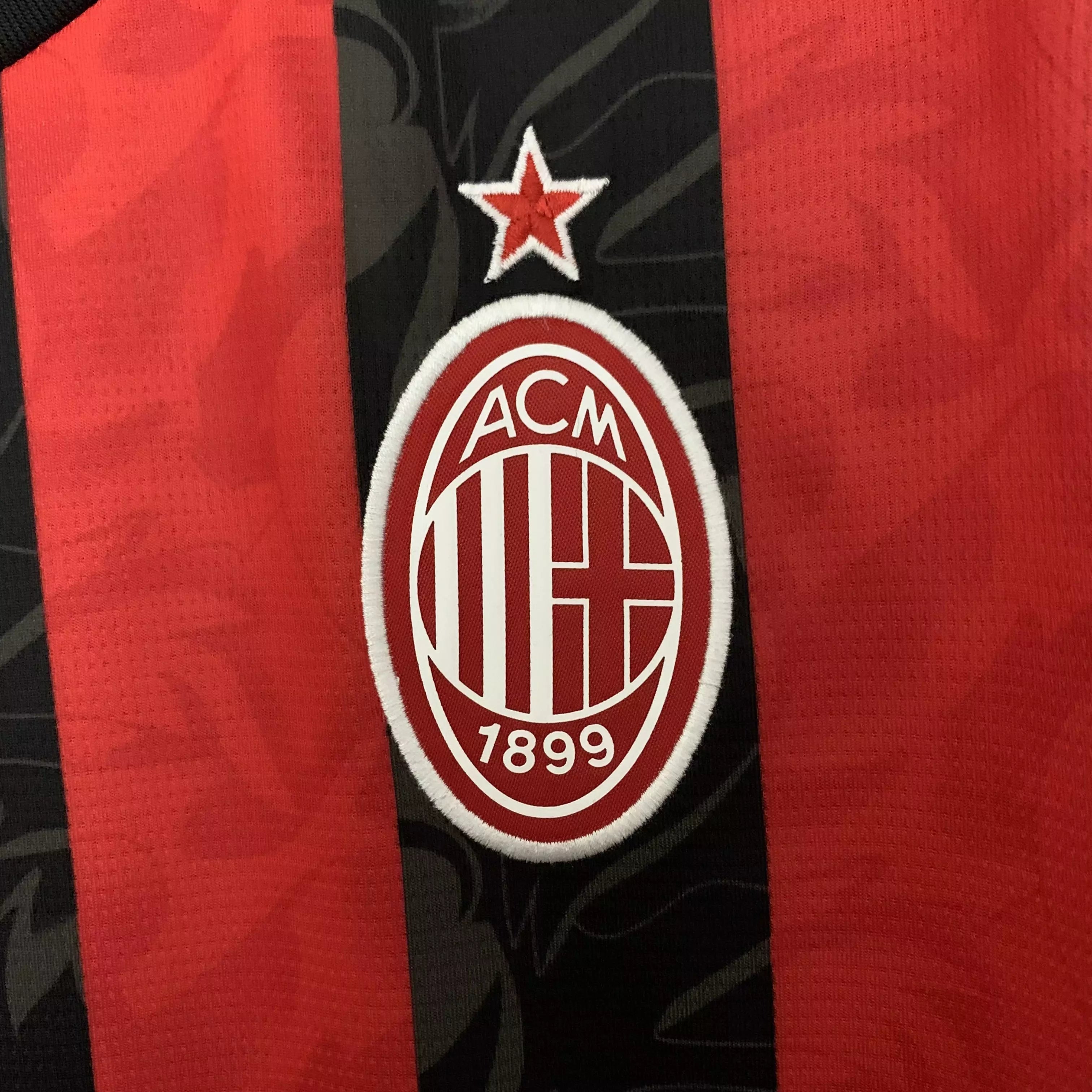AC Milán 25/26 - Local - Fan