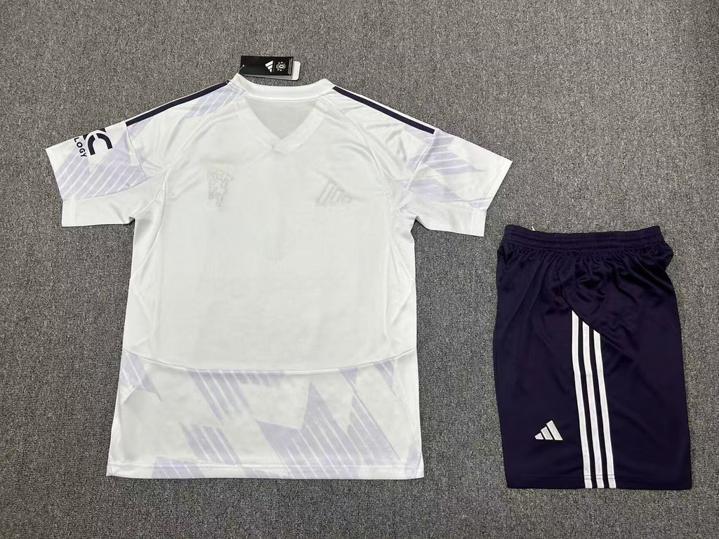 Manchester United - Visita - Uniforme