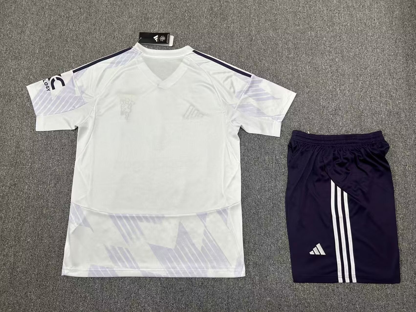Manchester United - Visita - Uniforme