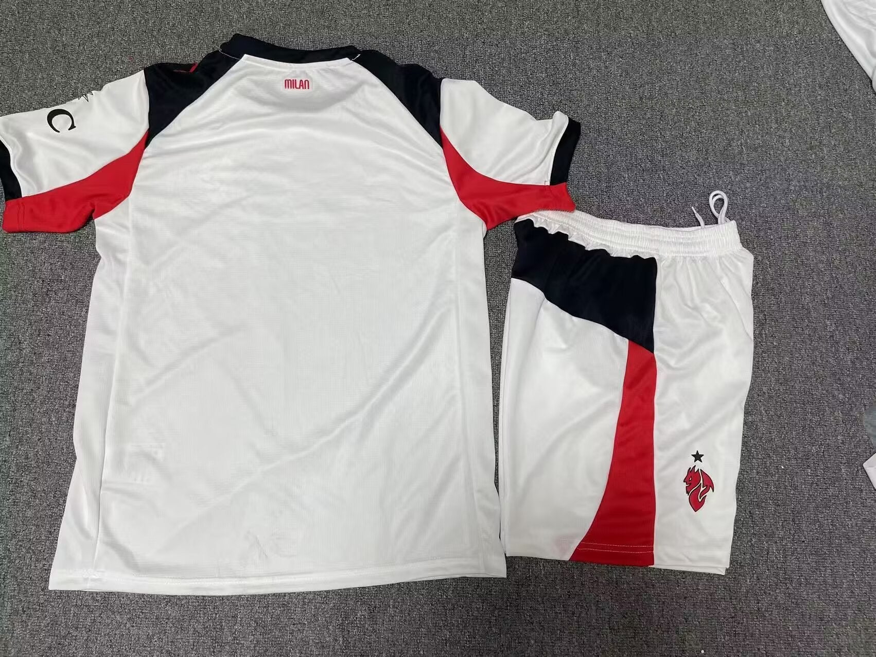 AC Milán - Visita - Uniforme