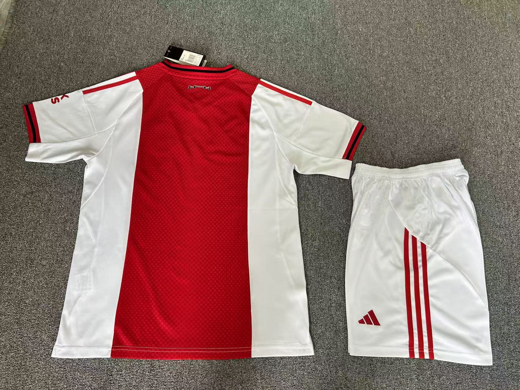 Ajax - Local - Uniforme