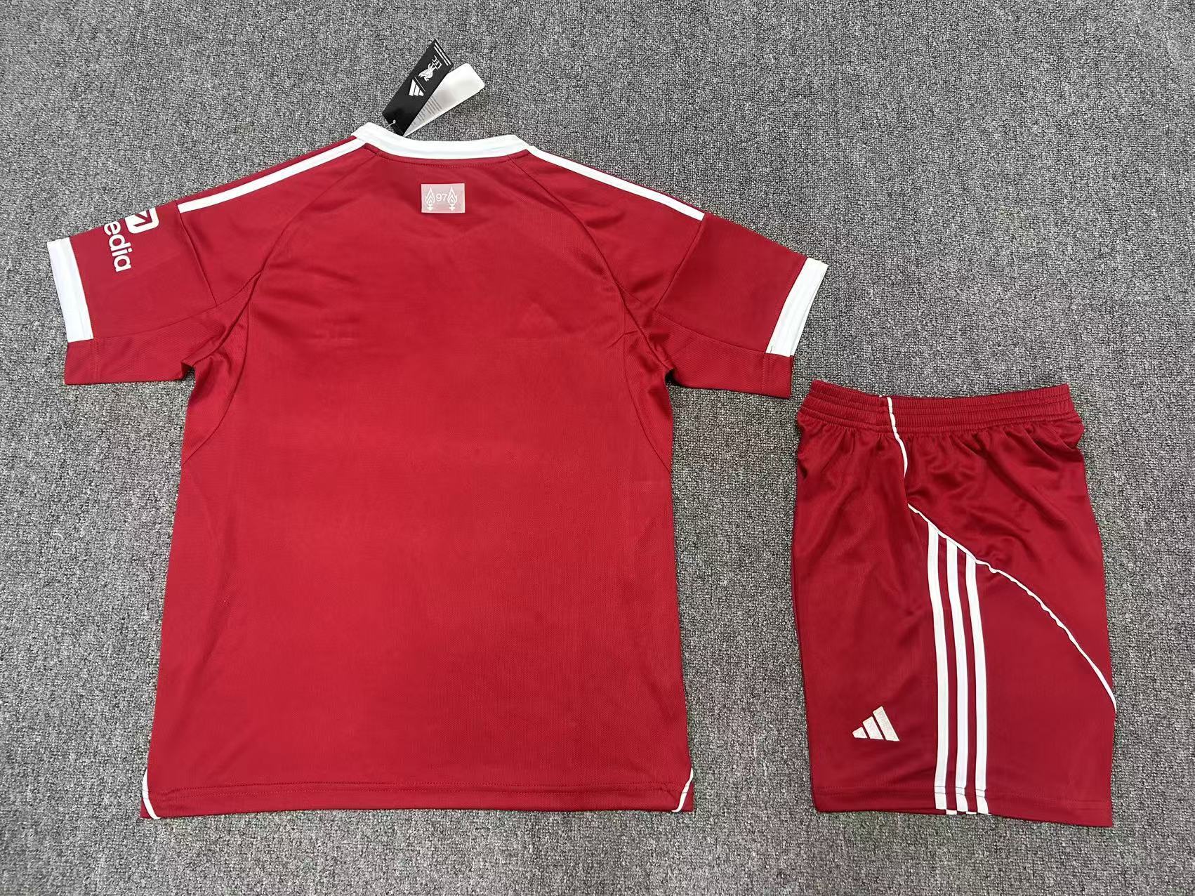 Liverpool - Local - Uniforme