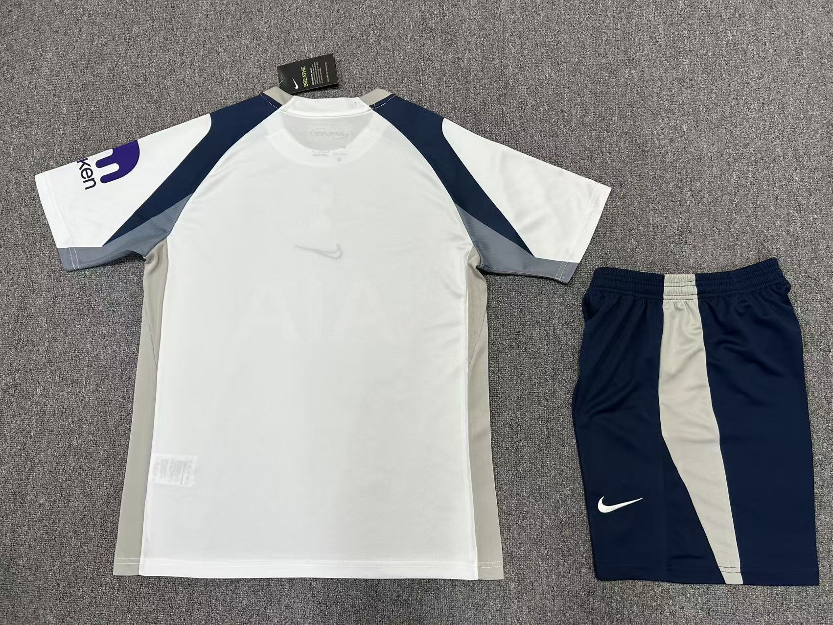 Tottenham - Local - Uniforme