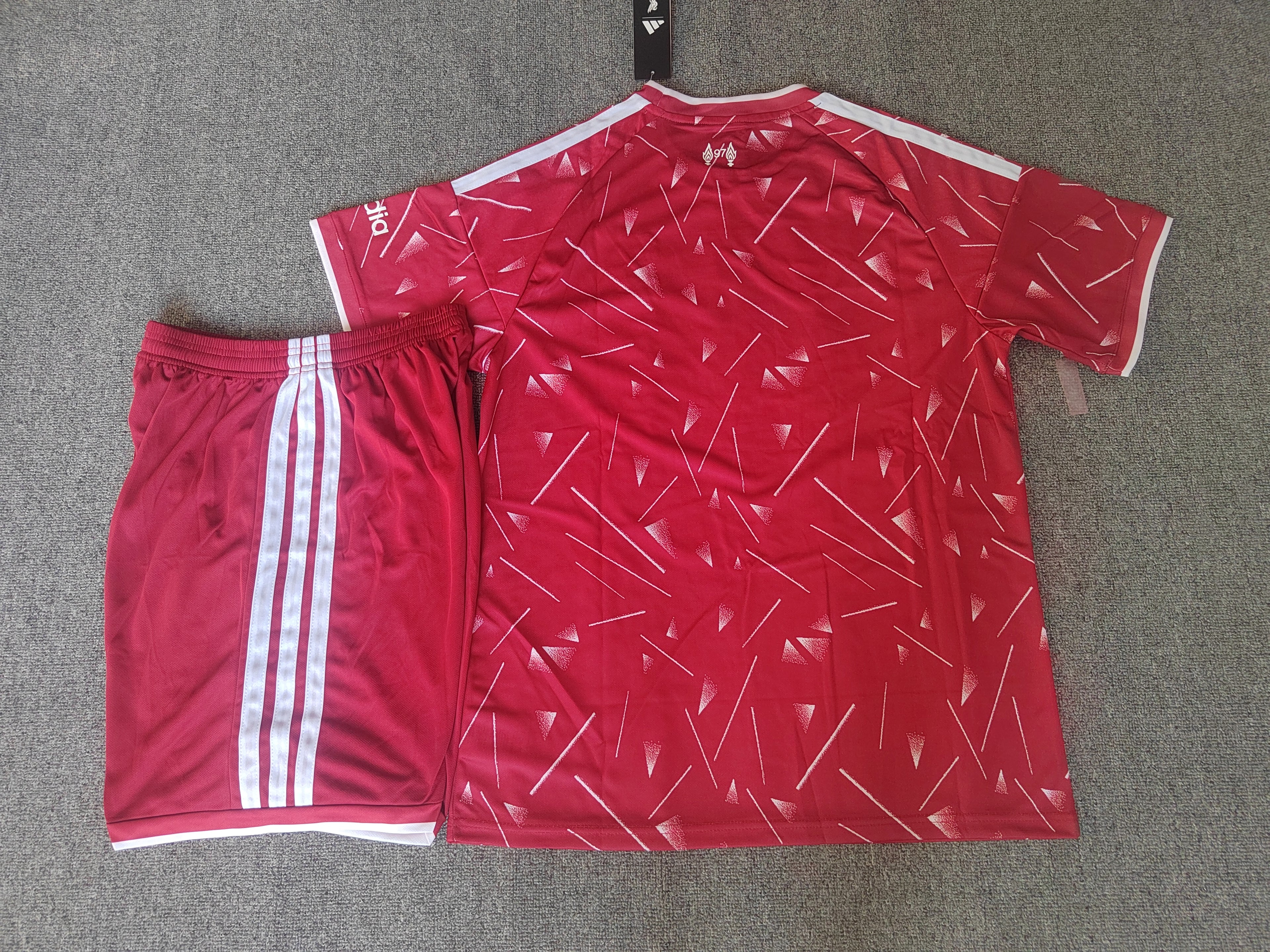Liverpool - Local - Uniforme