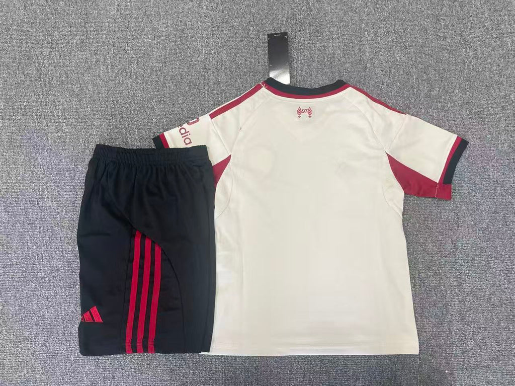 Liverpool - Visita - Uniforme
