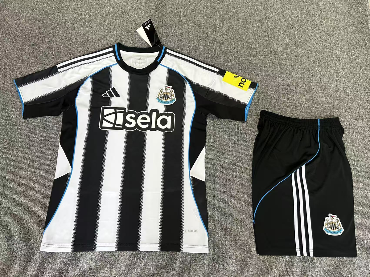 New Castle 25/26 - Uniforme